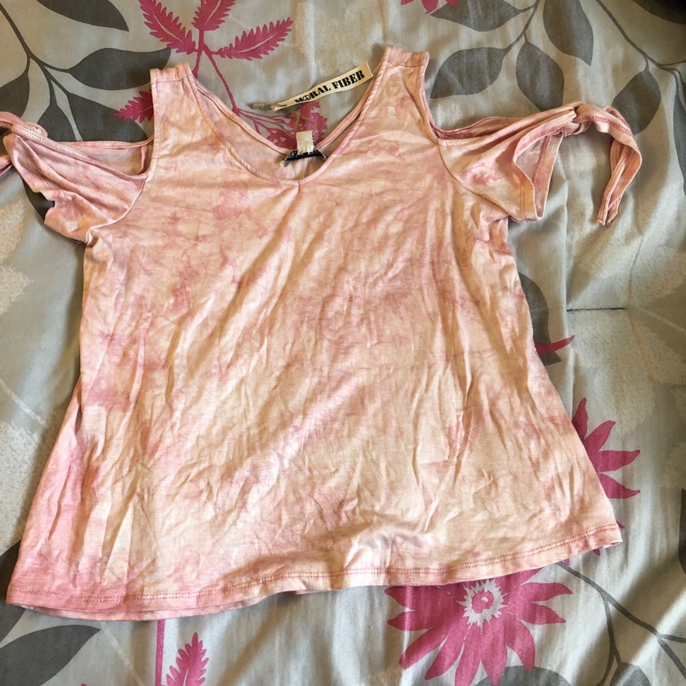 Acid wash cold shoulder short sleeve shirt